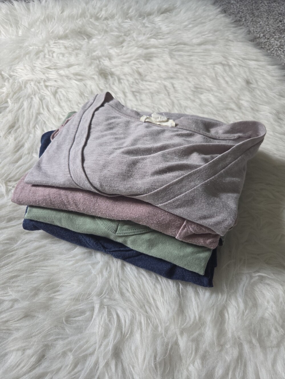 Short Sleeve Solid Color T-shirt Bundle (2) Medium & (2) Large